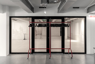 <p><a href="https://galleries.seirer-photography.com">seirer-photography</a><br />Empty Clothing Rack in Minimalist White Studio Space</p><p><a href="https://galleries.seirer-photography.com/Clients/Foto-Arsenal-Wien/2025-03-21-Grand-Opening/i-3wmxxJP" title="Empty Clothing Rack in Minimalist White Studio Space"><img src="https://galleries.seirer-photography.com/Clients/Foto-Arsenal-Wien/2025-03-21-Grand-Opening/i-3wmxxJP/0/NBMNSfVKXSpK8zZwDnQ7rk5xDvx9SNfPL5dttNn57/Th/20250323_134650_foto_arsenal_eroeffnung_-Th.jpg" width="150" height="150" alt="Empty Clothing Rack in Minimalist White Studio Space" title="Empty Clothing Rack in Minimalist White Studio Space" style="border: 1px solid #000000;" /></a></p>