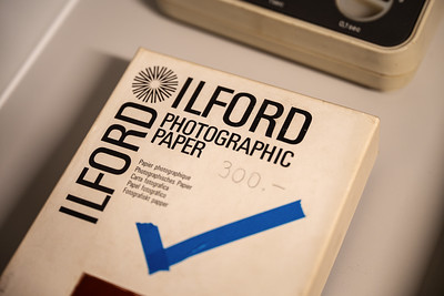 <p><a href="https://galleries.seirer-photography.com">seirer-photography</a><br />Ilford Photographic Paper 300 Package on Vintage Device Surface</p><p><a href="https://galleries.seirer-photography.com/Clients/Foto-Arsenal-Wien/2025-03-21-Grand-Opening/i-C7qkn4q" title="Ilford Photographic Paper 300 Package on Vintage Device Surface"><img src="https://galleries.seirer-photography.com/Clients/Foto-Arsenal-Wien/2025-03-21-Grand-Opening/i-C7qkn4q/0/M74RSQvrCmjkW8JJcfxQJzLRz6TDZ8LM8DwjcPvCq/Th/20250322_123408_foto_arsenal_eroeffnung_-Th.jpg" width="150" height="150" alt="Ilford Photographic Paper 300 Package on Vintage Device Surface" title="Ilford Photographic Paper 300 Package on Vintage Device Surface" style="border: 1px solid #000000;" /></a></p>