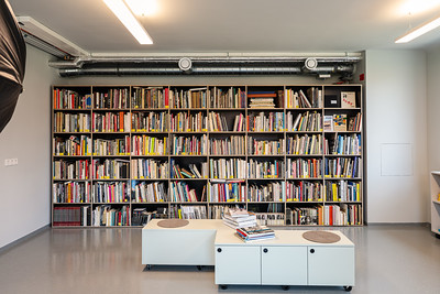 <p><a href="https://galleries.seirer-photography.com">seirer-photography</a><br />Extensive Book Collection in Minimalist White Interior with Built-In Shelving</p><p><a href="https://galleries.seirer-photography.com/Clients/Foto-Arsenal-Wien/2025-03-21-Grand-Opening/i-cSSZCrn" title="Extensive Book Collection in Minimalist White Interior with Built-In Shelving"><img src="https://galleries.seirer-photography.com/Clients/Foto-Arsenal-Wien/2025-03-21-Grand-Opening/i-cSSZCrn/0/NZLv2TFmp4rQvq2Q5pbDCCVHnkmVj7PhqbLtDR43j/Th/20250322_124509_foto_arsenal_eroeffnung_-Th.jpg" width="150" height="150" alt="Extensive Book Collection in Minimalist White Interior with Built-In Shelving" title="Extensive Book Collection in Minimalist White Interior with Built-In Shelving" style="border: 1px solid #000000;" /></a></p>