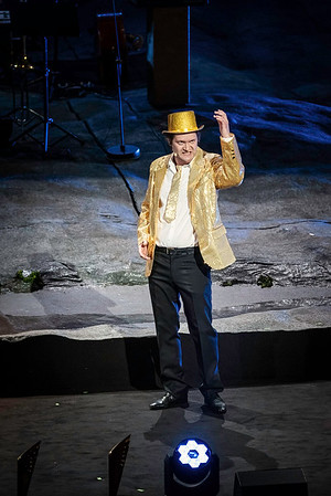 <p><a href="https://galleries.seirer-photography.com">seirer-photography</a><br />Performer in Yellow Jacket and Hat on Stage at Nestroy Gala 2021</p><p><a href="https://galleries.seirer-photography.com/Clients/VBW/22-Nestroy-Gala-2021/i-KFDrpL6" title="Performer in Yellow Jacket and Hat on Stage at Nestroy Gala 2021"><img src="https://galleries.seirer-photography.com/Clients/VBW/22-Nestroy-Gala-2021/i-KFDrpL6/0/MQrKdmMbzbpn5Hb9ksgxz9dSt3qSWQMWcnDD4ZNkq/Th/20211121-211905_nestroy_verleihung_web_6801-Th.jpg" width="150" height="150" alt="Performer in Yellow Jacket and Hat on Stage at Nestroy Gala 2021" title="Performer in Yellow Jacket and Hat on Stage at Nestroy Gala 2021" style="border: 1px solid #000000;" /></a></p>