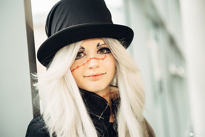 <p><a href="https://galleries.seirer-photography.com">seirer-photography</a><br />Blonde Figure in Black Hat with Expressive Theatrical Makeup</p><p><a href="https://galleries.seirer-photography.com/Events/2017/ViennaComicCon/Day-1/i-9khDXLz" title="Blonde Figure in Black Hat with Expressive Theatrical Makeup"><img src="https://galleries.seirer-photography.com/Events/2017/ViennaComicCon/Day-1/i-9khDXLz/1/LkT9fqkXcBHtPnpjhWSdbW6NRB9wwVbt6gdrkQtb8/Th/20171118_142624_vienna_comiccon_day1_70051-Th.jpg" width="150" height="150" alt="Blonde Figure in Black Hat with Expressive Theatrical Makeup" title="Blonde Figure in Black Hat with Expressive Theatrical Makeup" style="border: 1px solid #000000;" /></a></p>