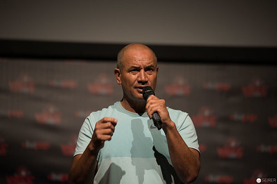 <p><a href="https://galleries.seirer-photography.com">seirer-photography</a><br />Bald Speaker Gesturing Emphatically During Public Presentation</p><p><a href="https://galleries.seirer-photography.com/Events/2017/ViennaComicCon/Day-2/i-SxVPR7w" title="Bald Speaker Gesturing Emphatically During Public Presentation"><img src="https://galleries.seirer-photography.com/Events/2017/ViennaComicCon/Day-2/i-SxVPR7w/0/LSp9fRBKGBH8vwkLrBdNQgvXV9Hk2wgxCjrzw5Xmp/Th/20171119_142257_vienna_comiccon_day2_87793-Th.jpg" width="150" height="150" alt="Bald Speaker Gesturing Emphatically During Public Presentation" title="Bald Speaker Gesturing Emphatically During Public Presentation" style="border: 1px solid #000000;" /></a></p>