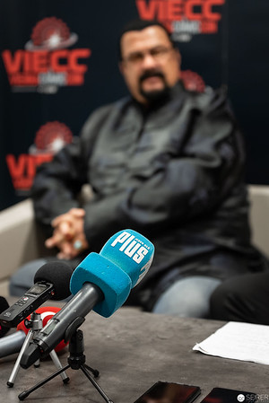 <p><a href="https://galleries.seirer-photography.com">seirer-photography</a><br />Press Conference Microphone at Vienna ComicCon 2019 Media Event</p><p><a href="https://galleries.seirer-photography.com/Events/2019/VIECC/Vienna-ComicCon-2019/i-9dxqJVw" title="Press Conference Microphone at Vienna ComicCon 2019 Media Event"><img src="https://galleries.seirer-photography.com/Events/2019/VIECC/Vienna-ComicCon-2019/i-9dxqJVw/0/KLqgqZcrJjzwR8znNd5d9PXRNLXN9fTFS9NR2HZVK/Th/20191123_132357-viecc_9675-Th.jpg" width="150" height="150" alt="Press Conference Microphone at Vienna ComicCon 2019 Media Event" title="Press Conference Microphone at Vienna ComicCon 2019 Media Event" style="border: 1px solid #000000;" /></a></p>