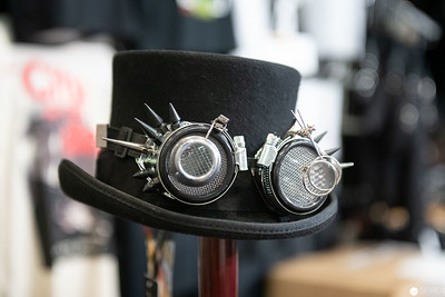 <p><a href="https://galleries.seirer-photography.com">seirer-photography</a><br />Steampunk Top Hat with Spiked Cyber Goggles on Display</p><p><a href="https://galleries.seirer-photography.com/Events/2019/VIECC/Vienna-ComicCon-2019/i-mmHDxqw" title="Steampunk Top Hat with Spiked Cyber Goggles on Display"><img src="https://galleries.seirer-photography.com/Events/2019/VIECC/Vienna-ComicCon-2019/i-mmHDxqw/0/MWKBXbJMFQJrmFnptJ4XfnVcpqdwm2NFP7cV8zmRM/Th/20191123_103718-viecc_3304-Th.jpg" width="150" height="150" alt="Steampunk Top Hat with Spiked Cyber Goggles on Display" title="Steampunk Top Hat with Spiked Cyber Goggles on Display" style="border: 1px solid #000000;" /></a></p>