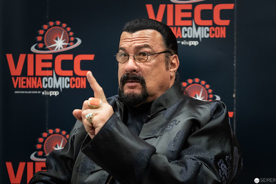 <p><a href="https://galleries.seirer-photography.com">seirer-photography</a><br />Steven Seagal Gesturing at Vienna Comic Con 2019 Press Event</p><p><a href="https://galleries.seirer-photography.com/Events/2019/VIECC/Vienna-ComicCon-2019/i-qg8566s" title="Steven Seagal Gesturing at Vienna Comic Con 2019 Press Event"><img src="https://galleries.seirer-photography.com/Events/2019/VIECC/Vienna-ComicCon-2019/i-qg8566s/0/NBV6QBsDKWB8CNxBbkRNbQ8w7TTxXQSbFTj2GLNwV/Th/20191123_134834-viecc_9722-Th.jpg" width="150" height="150" alt="Steven Seagal Gesturing at Vienna Comic Con 2019 Press Event" title="Steven Seagal Gesturing at Vienna Comic Con 2019 Press Event" style="border: 1px solid #000000;" /></a></p>