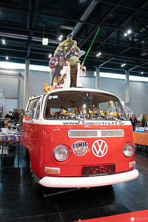 <p><a href="https://galleries.seirer-photography.com">seirer-photography</a><br />Classic VW Bus Transformed into Comic Con Display with Costumed Figure</p><p><a href="https://galleries.seirer-photography.com/Events/2019/VIECC/Vienna-ComicCon-2019/i-wHZR4T6" title="Classic VW Bus Transformed into Comic Con Display with Costumed Figure"><img src="https://galleries.seirer-photography.com/Events/2019/VIECC/Vienna-ComicCon-2019/i-wHZR4T6/0/KKTJ6rSPbNnxJtT4PVbjzL5w7pmfXpr7x3wGbSmWT/Th/20191123_103111-viecc_3285-Th.jpg" width="150" height="150" alt="Classic VW Bus Transformed into Comic Con Display with Costumed Figure" title="Classic VW Bus Transformed into Comic Con Display with Costumed Figure" style="border: 1px solid #000000;" /></a></p>
