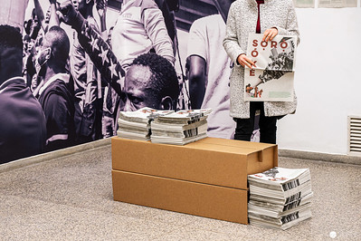<p><a href="https://galleries.seirer-photography.com">seirer-photography</a><br />Cardboard Boxes and Exhibition Materials at FOTO WIEN 2022 Gallery Space</p><p><a href="https://galleries.seirer-photography.com/Events/2022/2022-03-14-Foto-Wien/i-PXqf6MT" title="Cardboard Boxes and Exhibition Materials at FOTO WIEN 2022 Gallery Space"><img src="https://galleries.seirer-photography.com/Events/2022/2022-03-14-Foto-Wien/i-PXqf6MT/0/Kf3bt77kx7wJbB885dWrpFSZ4jvHn8d3HqNMvMNBv/Th/20220314-204948_foto_wien_6549-Th.jpg" width="150" height="150" alt="Cardboard Boxes and Exhibition Materials at FOTO WIEN 2022 Gallery Space" title="Cardboard Boxes and Exhibition Materials at FOTO WIEN 2022 Gallery Space" style="border: 1px solid #000000;" /></a></p>