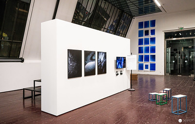 <p><a href="https://galleries.seirer-photography.com">seirer-photography</a><br />FOTO WIEN 2022 Exhibition View: White Gallery Wall with Photographic Installations</p><p><a href="https://galleries.seirer-photography.com/Events/2022/2022-03-14-Foto-Wien/i-RQXHdrw" title="FOTO WIEN 2022 Exhibition View: White Gallery Wall with Photographic Installations"><img src="https://galleries.seirer-photography.com/Events/2022/2022-03-14-Foto-Wien/i-RQXHdrw/0/MQCKZsfR9SJ264JnfTD4z2HjNMDLhzPVVXVPMZjXz/Th/20220314-201923_foto_wien_6353-Th.jpg" width="150" height="150" alt="FOTO WIEN 2022 Exhibition View: White Gallery Wall with Photographic Installations" title="FOTO WIEN 2022 Exhibition View: White Gallery Wall with Photographic Installations" style="border: 1px solid #000000;" /></a></p>