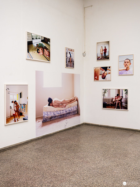 <p><a href="https://galleries.seirer-photography.com">seirer-photography</a><br />FOTO WIEN 2022 Exhibition View: Intimate Photographic Narratives of Domestic Spaces</p><p><a href="https://galleries.seirer-photography.com/Events/2022/2022-03-14-Foto-Wien/i-pJNr77G" title="FOTO WIEN 2022 Exhibition View: Intimate Photographic Narratives of Domestic Spaces"><img src="https://galleries.seirer-photography.com/Events/2022/2022-03-14-Foto-Wien/i-pJNr77G/0/KGWGwnjhZQRhWBHqs6DFJMWNB3NsTQzDnj9xKZkRm/Th/20220314-204715_foto_wien_6504-Th.jpg" width="150" height="150" alt="FOTO WIEN 2022 Exhibition View: Intimate Photographic Narratives of Domestic Spaces" title="FOTO WIEN 2022 Exhibition View: Intimate Photographic Narratives of Domestic Spaces" style="border: 1px solid #000000;" /></a></p>