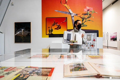<p><a href="https://galleries.seirer-photography.com">seirer-photography</a><br />Exhibition View of FOTO WIEN 2022: Curator with Mask Among Art Installations</p><p><a href="https://galleries.seirer-photography.com/Events/2022/2022-03-14-Foto-Wien/i-qF3swrR" title="Exhibition View of FOTO WIEN 2022: Curator with Mask Among Art Installations"><img src="https://galleries.seirer-photography.com/Events/2022/2022-03-14-Foto-Wien/i-qF3swrR/0/MqmD2TwT9rgSNxgMjx6tZspnJmnt5cSQm7rrcm6KX/Th/20220314-202418_foto_wien_6451-Th.jpg" width="150" height="150" alt="Exhibition View of FOTO WIEN 2022: Curator with Mask Among Art Installations" title="Exhibition View of FOTO WIEN 2022: Curator with Mask Among Art Installations" style="border: 1px solid #000000;" /></a></p>