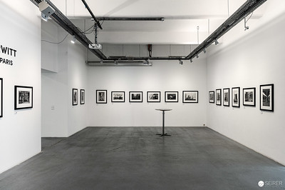 <p><a href="https://galleries.seirer-photography.com">seirer-photography</a><br />Elliott Erwitt Photography Exhibition "In Love With..." at Ostlicht Gallery</p><p><a href="https://galleries.seirer-photography.com/Events/2024/2024-04-12-Ostlicht-Elliott-Erwitt/i-HGPtDMZ" title="Elliott Erwitt Photography Exhibition "In Love With..." at Ostlicht Gallery"><img src="https://galleries.seirer-photography.com/Events/2024/2024-04-12-Ostlicht-Elliott-Erwitt/i-HGPtDMZ/0/Nbhm4gnqSGfdCXxgwqfHbK2sWsLgPnB9RNwhrTFrx/Th/20240412_141448_ostlicht-elliott-erwitt_7245-Th.jpg" width="150" height="150" alt="Elliott Erwitt Photography Exhibition "In Love With..." at Ostlicht Gallery" title="Elliott Erwitt Photography Exhibition "In Love With..." at Ostlicht Gallery" style="border: 1px solid #000000;" /></a></p>