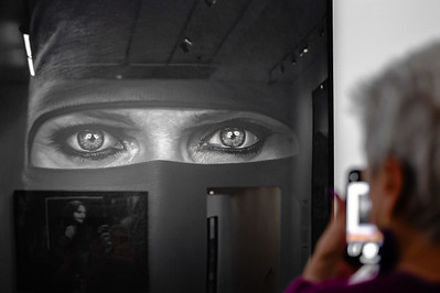 <p><a href="https://galleries.seirer-photography.com">seirer-photography</a><br />Intense Gaze Behind Niqab at Robert Long Exhibition, Albertina Vienna</p><p><a href="https://galleries.seirer-photography.com/Events/2024/2024-11-05-Robert-Longo-At-Albertina/i-rdgDgPc" title="Intense Gaze Behind Niqab at Robert Long Exhibition, Albertina Vienna"><img src="https://galleries.seirer-photography.com/Events/2024/2024-11-05-Robert-Longo-At-Albertina/i-rdgDgPc/0/LhzhxQ4586QdbkwWx3X9bMdwzpKzcGjkrQ6fMjLqd/Th/20241105_191355_albertina_robert_longo_8742-Th.jpg" width="150" height="150" alt="Intense Gaze Behind Niqab at Robert Long Exhibition, Albertina Vienna" title="Intense Gaze Behind Niqab at Robert Long Exhibition, Albertina Vienna" style="border: 1px solid #000000;" /></a></p>