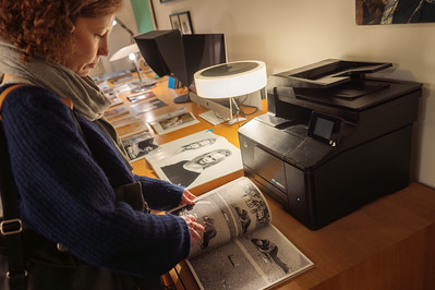 <p><a href="https://galleries.seirer-photography.com">seirer-photography</a><br />Elfie Semotan's Atelier: Studying Photographic Prints During "In Transition" Event</p><p><a href="https://galleries.seirer-photography.com/Events/2024/2024-12-12-Elfie-Semotan-Atelier-Foto-Arsenal/i-6Nskpzb" title="Elfie Semotan's Atelier: Studying Photographic Prints During "In Transition" Event"><img src="https://galleries.seirer-photography.com/Events/2024/2024-12-12-Elfie-Semotan-Atelier-Foto-Arsenal/i-6Nskpzb/0/L6WXfW65zb6wdRCh35p8qDJrK2FLr6g3M6cwHckB3/Th/20241212_193826_elfie_semotan_foto_arsenal_-Th.jpg" width="150" height="150" alt="Elfie Semotan's Atelier: Studying Photographic Prints During "In Transition" Event" title="Elfie Semotan's Atelier: Studying Photographic Prints During "In Transition" Event" style="border: 1px solid #000000;" /></a></p>