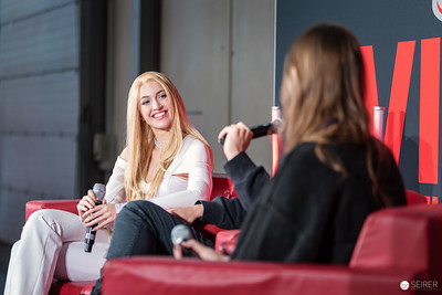 <p><a href="https://galleries.seirer-photography.com">seirer-photography</a><br />Blonde Woman in White Interview at Vienna ComicCon 2024</p><p><a href="https://galleries.seirer-photography.com/Events/2024/VIECC/TheBestPhotos/i-MDpfNJD" title="Blonde Woman in White Interview at Vienna ComicCon 2024"><img src="https://galleries.seirer-photography.com/Events/2024/VIECC/TheBestPhotos/i-MDpfNJD/0/KJxcsh5kdhZQxt6pcJxLWSVWrBxLhgTtrdpKVbPxW/Th/20241123_122030_viecc_5533-Th.jpg" width="150" height="150" alt="Blonde Woman in White Interview at Vienna ComicCon 2024" title="Blonde Woman in White Interview at Vienna ComicCon 2024" style="border: 1px solid #000000;" /></a></p>