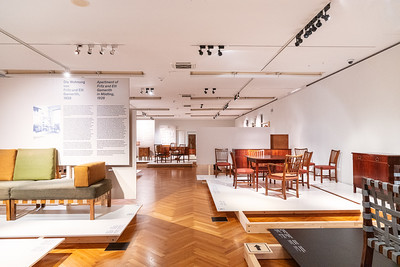 <p><a href="https://galleries.seirer-photography.com">seirer-photography</a><br />Josef Frank – Modern Living in Austria 1920–1940, Möbelmuseum Wien</p><p><a href="https://galleries.seirer-photography.com/Events/2025/2025-09-28-Möbelmuseum-Josef-Frank/i-sTSRDzj" title="Josef Frank – Modern Living in Austria 1920–1940, Möbelmuseum Wien"><img src="https://galleries.seirer-photography.com/Events/2025/2025-09-28-Möbelmuseum-Josef-Frank/i-sTSRDzj/0/LwfX4mz8hwxFJr6nPKVxpHcSFDz3gX95G3gfrRsGs/Th/20250928-155556_moebelmuseum_josef_frank_564-Th.jpg" width="150" height="150" alt="Josef Frank – Modern Living in Austria 1920–1940, Möbelmuseum Wien" title="Josef Frank – Modern Living in Austria 1920–1940, Möbelmuseum Wien" style="border: 1px solid #000000;" /></a></p>