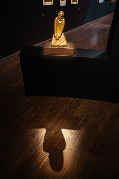<p><a href="https://galleries.seirer-photography.com">seirer-photography</a><br />Golden Statue Casting Shadow at Gothic Modern Exhibition, Albertina Museum</p><p><a href="https://galleries.seirer-photography.com/Events/2025/2025-10-14-Albertina-Gothic-Modern/i-5mgsnFK" title="Golden Statue Casting Shadow at Gothic Modern Exhibition, Albertina Museum"><img src="https://galleries.seirer-photography.com/Events/2025/2025-10-14-Albertina-Gothic-Modern/i-5mgsnFK/0/MMPSbbHFP2h4TvDvb8XHSNpr4FmQVmDgbrwqtG8SB/Th/20251014-181349_albertina_gothic_modern_4290-Th.jpg" width="150" height="150" alt="Golden Statue Casting Shadow at Gothic Modern Exhibition, Albertina Museum" title="Golden Statue Casting Shadow at Gothic Modern Exhibition, Albertina Museum" style="border: 1px solid #000000;" /></a></p>