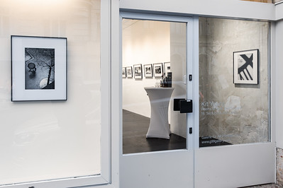 <p><a href="https://galleries.seirer-photography.com">seirer-photography</a><br />Kit Young's Exhibition "Poems of Paris and Scotland" at G99 Galerie</p><p><a href="https://galleries.seirer-photography.com/Events/2025/2025-10-16-G99-Galerie-Kit-Young/i-jJX4Rcq" title="Kit Young's Exhibition "Poems of Paris and Scotland" at G99 Galerie"><img src="https://galleries.seirer-photography.com/Events/2025/2025-10-16-G99-Galerie-Kit-Young/i-jJX4Rcq/0/MTxqMJD3ZMPSgDs4LnJtxNh9RGRq2xDR3tVGMFwbm/Th/20251016-171745_g99-kit-young_4696-Th.jpg" width="150" height="150" alt="Kit Young's Exhibition "Poems of Paris and Scotland" at G99 Galerie" title="Kit Young's Exhibition "Poems of Paris and Scotland" at G99 Galerie" style="border: 1px solid #000000;" /></a></p>
