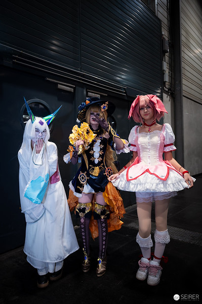 <p><a href="https://galleries.seirer-photography.com">seirer-photography</a><br />VIECC - Vienna ComicCon 2025</p><p><a href="https://galleries.seirer-photography.com/Events/2025/VIECC-Vienna-ComicCon/Samstag-Sonntag/i-KS9qxDb" title="VIECC - Vienna ComicCon 2025"><img src="https://galleries.seirer-photography.com/Events/2025/VIECC-Vienna-ComicCon/Samstag-Sonntag/i-KS9qxDb/3/KQH4ZKcGK9Xw3kK4wjHkmWBW8qt8ndhztgxLCjG7r/Th/20251122-173338_viecc_c_michael-seirer-photography_-Th.jpg" width="150" height="150" alt="VIECC - Vienna ComicCon 2025" title="VIECC - Vienna ComicCon 2025" style="border: 1px solid #000000;" /></a></p>