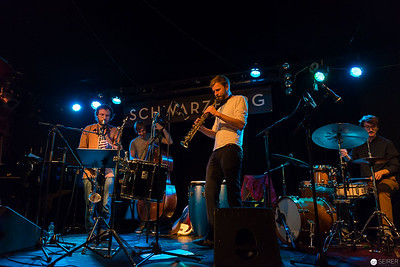 <p><a href="https://galleries.seirer-photography.com">seirer-photography</a><br />Leonhard Skorupa (bcl), Gregor Aufmesser (b), Lukas Aichinger (dr), Lukas Schiemer (sax)</p><p><a href="https://galleries.seirer-photography.com/Events/Konzerte/20161026-MischMaschNacht-Sel/i-Kfqj6H7" title="Leonhard Skorupa (bcl), Gregor Aufmesser (b), Lukas Aichinger (dr), Lukas Schiemer (sax)"><img src="https://galleries.seirer-photography.com/Events/Konzerte/20161026-MischMaschNacht-Sel/i-Kfqj6H7/0/K5RrVST47MsBK4kZbqwgrxhCDjnTbrTtfSzbKpBFX/Th/2016-10-26-234310_mischmaschnacht_0848-Th.jpg" width="150" height="150" alt="Leonhard Skorupa (bcl), Gregor Aufmesser (b), Lukas Aichinger (dr), Lukas Schiemer (sax)" title="Leonhard Skorupa (bcl), Gregor Aufmesser (b), Lukas Aichinger (dr), Lukas Schiemer (sax)" style="border: 1px solid #000000;" /></a></p>
