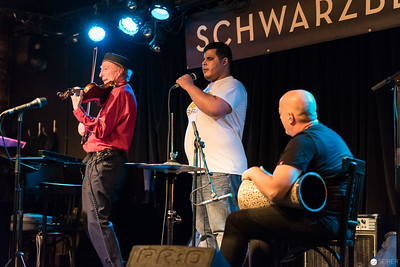 <p><a href="https://galleries.seirer-photography.com">seirer-photography</a> </p><p><a href="https://galleries.seirer-photography.com/Events/Konzerte/20161026-MischMaschNacht/i-2vrwkgs" title="seirer-photography's photo"><img src="https://galleries.seirer-photography.com/Events/Konzerte/20161026-MischMaschNacht/i-2vrwkgs/0/KbqWZFRFRMsBx3tnqf6c7gTDsJBZ5Z4GBFmDrt2Fw/Th/2016-10-26-220529_mischmaschnacht_8933-Th.jpg" width="150" height="150" alt="seirer-photography's photo" title="seirer-photography's photo" style="border: 1px solid #000000;" /></a></p>
