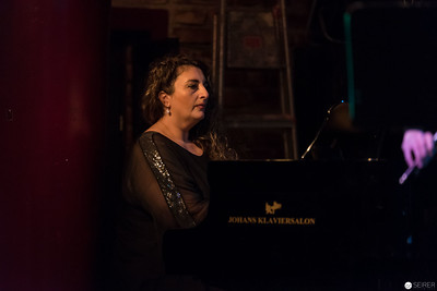 <p><a href="https://galleries.seirer-photography.com">seirer-photography</a> </p><p><a href="https://galleries.seirer-photography.com/Events/Konzerte/20161026-MischMaschNacht/i-Jw3MkPq" title="seirer-photography's photo"><img src="https://galleries.seirer-photography.com/Events/Konzerte/20161026-MischMaschNacht/i-Jw3MkPq/0/KTWJ5Z3q4d8fZSHkBG4Nt3hHBd4TBK9bZPZNj7C6r/Th/2016-10-26-222514_mischmaschnacht_9051-Th.jpg" width="150" height="150" alt="seirer-photography's photo" title="seirer-photography's photo" style="border: 1px solid #000000;" /></a></p>