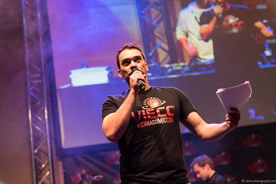 <p><a href="https://galleries.seirer-photography.com">seirer-photography</a><br />Speaker in Black VIECC Shirt Presents at 2015 Vienna ComicCon Stage Event</p><p><a href="https://galleries.seirer-photography.com/Events/ViennaComicCon2015/CosplayContest/i-4VFksz5" title="Speaker in Black VIECC Shirt Presents at 2015 Vienna ComicCon Stage Event"><img src="https://galleries.seirer-photography.com/Events/ViennaComicCon2015/CosplayContest/i-4VFksz5/0/Mw6j3KVPmNffn9bvbf3JcMwZs9C82Ngz9zNFfKRBj/Th/2015-11-21-17-02-38_viecc_cosplay_7714-Th.jpg" width="150" height="150" alt="Speaker in Black VIECC Shirt Presents at 2015 Vienna ComicCon Stage Event" title="Speaker in Black VIECC Shirt Presents at 2015 Vienna ComicCon Stage Event" style="border: 1px solid #000000;" /></a></p>