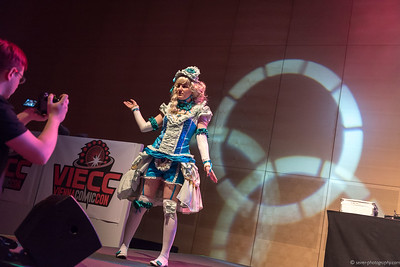 <p><a href="https://galleries.seirer-photography.com">seirer-photography</a><br />Cosplayer in Elaborate Costume Performing at Vienna ComicCon 2015 Cosplay Contest</p><p><a href="https://galleries.seirer-photography.com/Events/ViennaComicCon2015/CosplayContest/i-Mcf7TgX" title="Cosplayer in Elaborate Costume Performing at Vienna ComicCon 2015 Cosplay Contest"><img src="https://galleries.seirer-photography.com/Events/ViennaComicCon2015/CosplayContest/i-Mcf7TgX/0/MLR3bKqnw4Zvf27B7rQ3cWJW7LVdrPGk889dwpfTv/Th/2015-11-21-17-12-28_viecc_cosplay_7892-Th.jpg" width="150" height="150" alt="Cosplayer in Elaborate Costume Performing at Vienna ComicCon 2015 Cosplay Contest" title="Cosplayer in Elaborate Costume Performing at Vienna ComicCon 2015 Cosplay Contest" style="border: 1px solid #000000;" /></a></p>