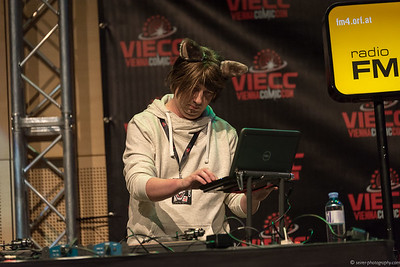 <p><a href="https://galleries.seirer-photography.com">seirer-photography</a><br />DJ Performing at Vienna ComicCon 2015 Radio FM Event Stage</p><p><a href="https://galleries.seirer-photography.com/Events/ViennaComicCon2015/CosplayContest/i-WDvNpbr" title="DJ Performing at Vienna ComicCon 2015 Radio FM Event Stage"><img src="https://galleries.seirer-photography.com/Events/ViennaComicCon2015/CosplayContest/i-WDvNpbr/0/LgpXq7hRrw5Vd2Tzvs7qtNqNwfDSNst6N395CKJJz/Th/2015-11-21-17-04-46_viecc_cosplay_7750-Th.jpg" width="150" height="150" alt="DJ Performing at Vienna ComicCon 2015 Radio FM Event Stage" title="DJ Performing at Vienna ComicCon 2015 Radio FM Event Stage" style="border: 1px solid #000000;" /></a></p>