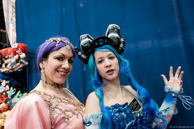 <p><a href="https://galleries.seirer-photography.com">seirer-photography</a><br />VIECC 2015: Two Cosplayers in Blue-Toned Fantasy Costumes at Messe Wien</p><p><a href="https://galleries.seirer-photography.com/Events/ViennaComicCon2015/Vienna-ComicCon/i-6TjkP6n" title="VIECC 2015: Two Cosplayers in Blue-Toned Fantasy Costumes at Messe Wien"><img src="https://galleries.seirer-photography.com/Events/ViennaComicCon2015/Vienna-ComicCon/i-6TjkP6n/0/M9MhP4qVSDBJ7VJHJ72nrcPWPvxz8qfVzG8HTGvVv/Th/2015-11-21-12-14-34_viecc_7158-Th.jpg" width="150" height="150" alt="VIECC 2015: Two Cosplayers in Blue-Toned Fantasy Costumes at Messe Wien" title="VIECC 2015: Two Cosplayers in Blue-Toned Fantasy Costumes at Messe Wien" style="border: 1px solid #000000;" /></a></p>