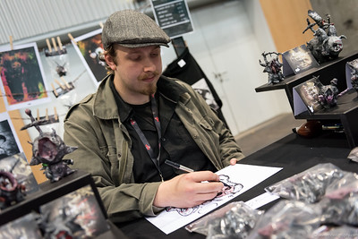 <p><a href="https://galleries.seirer-photography.com">seirer-photography</a><br />VIECC 2015: Artist Sketching at Vienna ComicCon Illustration Station</p><p><a href="https://galleries.seirer-photography.com/Events/ViennaComicCon2015/Vienna-ComicCon/i-DpCnCHD" title="VIECC 2015: Artist Sketching at Vienna ComicCon Illustration Station"><img src="https://galleries.seirer-photography.com/Events/ViennaComicCon2015/Vienna-ComicCon/i-DpCnCHD/0/NPxD3RXC45rHL5chpfMFhGHqMJ8XBR4FgF2SFQN4H/Th/2015-11-21-11-23-16_viecc_7019-Th.jpg" width="150" height="150" alt="VIECC 2015: Artist Sketching at Vienna ComicCon Illustration Station" title="VIECC 2015: Artist Sketching at Vienna ComicCon Illustration Station" style="border: 1px solid #000000;" /></a></p>
