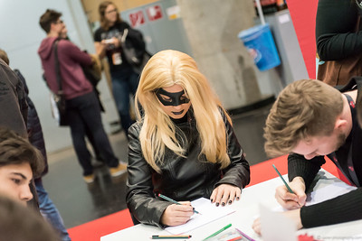 <p><a href="https://galleries.seirer-photography.com">seirer-photography</a><br />VIECC 2015: Cosplayer in Black Mask Signing Artwork at Vienna ComicCon</p><p><a href="https://galleries.seirer-photography.com/Events/ViennaComicCon2015/Vienna-ComicCon/i-HnSvbW3" title="VIECC 2015: Cosplayer in Black Mask Signing Artwork at Vienna ComicCon"><img src="https://galleries.seirer-photography.com/Events/ViennaComicCon2015/Vienna-ComicCon/i-HnSvbW3/0/Kn99j7JxXvQZfW54Mp3rCccST6k7qCjqNpkBvBDt3/Th/2015-11-21-12-06-17_viecc_7144-Th.jpg" width="150" height="150" alt="VIECC 2015: Cosplayer in Black Mask Signing Artwork at Vienna ComicCon" title="VIECC 2015: Cosplayer in Black Mask Signing Artwork at Vienna ComicCon" style="border: 1px solid #000000;" /></a></p>