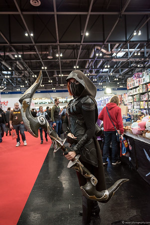 <p><a href="https://galleries.seirer-photography.com">seirer-photography</a><br />VIECC 2015: Cosplayer in Dark Hooded Armor Wielding Intricate Weapon at Comic Convention</p><p><a href="https://galleries.seirer-photography.com/Events/ViennaComicCon2015/Vienna-ComicCon/i-TZB5XdV" title="VIECC 2015: Cosplayer in Dark Hooded Armor Wielding Intricate Weapon at Comic Convention"><img src="https://galleries.seirer-photography.com/Events/ViennaComicCon2015/Vienna-ComicCon/i-TZB5XdV/0/MXCQRrVdffnszFgMGrWM6WLSq3rS5hLLmzN9dcgSR/Th/2015-11-21-11-27-28_viecc_7037-Th.jpg" width="150" height="150" alt="VIECC 2015: Cosplayer in Dark Hooded Armor Wielding Intricate Weapon at Comic Convention" title="VIECC 2015: Cosplayer in Dark Hooded Armor Wielding Intricate Weapon at Comic Convention" style="border: 1px solid #000000;" /></a></p>