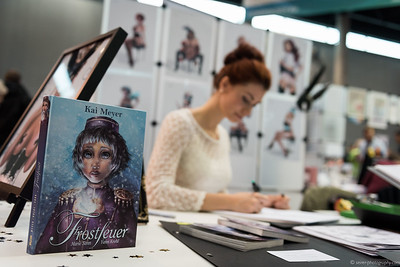 <p><a href="https://galleries.seirer-photography.com">seirer-photography</a><br />VIECC 2015: Book Signing with Kai Meyer's 'Frostfeuer' at Messe Wien Comic Convention</p><p><a href="https://galleries.seirer-photography.com/Events/ViennaComicCon2015/Vienna-ComicCon/i-kT5tbKC" title="VIECC 2015: Book Signing with Kai Meyer's 'Frostfeuer' at Messe Wien Comic Convention"><img src="https://galleries.seirer-photography.com/Events/ViennaComicCon2015/Vienna-ComicCon/i-kT5tbKC/0/Ms3kNTwKvk9jPxLNfMbmSMRmKGpjHDJXd9wr76J7C/Th/2015-11-21-11-19-28_viecc_7015-Th.jpg" width="150" height="150" alt="VIECC 2015: Book Signing with Kai Meyer's 'Frostfeuer' at Messe Wien Comic Convention" title="VIECC 2015: Book Signing with Kai Meyer's 'Frostfeuer' at Messe Wien Comic Convention" style="border: 1px solid #000000;" /></a></p>