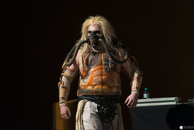 <p><a href="https://galleries.seirer-photography.com">seirer-photography</a><br />Vienna ComicCon 2016: Muscular Performer in Mechanical Breathing Apparatus Cosplay</p><p><a href="https://galleries.seirer-photography.com/Events/ViennaComicCon2016/20161119-VIECC-CosplayContest/i-3Ns8Kwj" title="Vienna ComicCon 2016: Muscular Performer in Mechanical Breathing Apparatus Cosplay"><img src="https://galleries.seirer-photography.com/Events/ViennaComicCon2016/20161119-VIECC-CosplayContest/i-3Ns8Kwj/0/NGSdm88vbwS38wMHp7sFB9z88c3gtZCB4BvV2rcHd/Th/20161119_182453_viecc_2680-Th.jpg" width="150" height="150" alt="Vienna ComicCon 2016: Muscular Performer in Mechanical Breathing Apparatus Cosplay" title="Vienna ComicCon 2016: Muscular Performer in Mechanical Breathing Apparatus Cosplay" style="border: 1px solid #000000;" /></a></p>