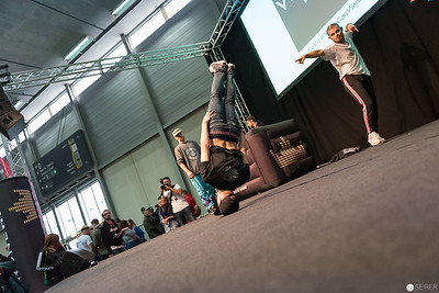 <p><a href="https://galleries.seirer-photography.com">seirer-photography</a><br />Vienna ComicCon 2016: Breakdancer Performs Inverted Handstand on Exhibition Stage</p><p><a href="https://galleries.seirer-photography.com/Events/ViennaComicCon2016/20161119-Vienna-ComicCon/i-3PjZ2TQ" title="Vienna ComicCon 2016: Breakdancer Performs Inverted Handstand on Exhibition Stage"><img src="https://galleries.seirer-photography.com/Events/ViennaComicCon2016/20161119-Vienna-ComicCon/i-3PjZ2TQ/0/MJXNZFTJNBVWhnvTshW5mspWDrJD2SsmsqQwvKqwV/Th/20161119_123645_viecc_1991-Th.jpg" width="150" height="150" alt="Vienna ComicCon 2016: Breakdancer Performs Inverted Handstand on Exhibition Stage" title="Vienna ComicCon 2016: Breakdancer Performs Inverted Handstand on Exhibition Stage" style="border: 1px solid #000000;" /></a></p>