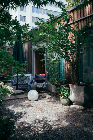 <p><a href="https://galleries.seirer-photography.com">seirer-photography</a><br />Hofhaus Vienna: Intimate Urban Garden Retreat in Millergasse Courtyard</p><p><a href="https://galleries.seirer-photography.com/Projects/Architecture/Hofhaus-Wien-Millergasse/i-bs5Jsgz" title="Hofhaus Vienna: Intimate Urban Garden Retreat in Millergasse Courtyard"><img src="https://galleries.seirer-photography.com/Projects/Architecture/Hofhaus-Wien-Millergasse/i-bs5Jsgz/0/Ng2MHv6pqBtbN7KJFPMdrgr8Fj9S9FkTG8mGKd9xD/Th/pfs_archworkshop_day4-008-2-Th.jpg" width="150" height="150" alt="Hofhaus Vienna: Intimate Urban Garden Retreat in Millergasse Courtyard" title="Hofhaus Vienna: Intimate Urban Garden Retreat in Millergasse Courtyard" style="border: 1px solid #000000;" /></a></p>